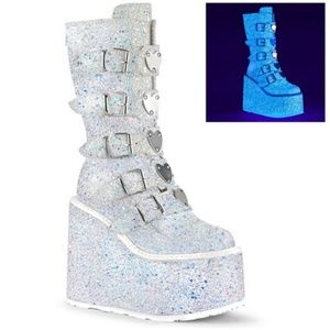 Womens DEMONIA SWING-230G Boots NWT